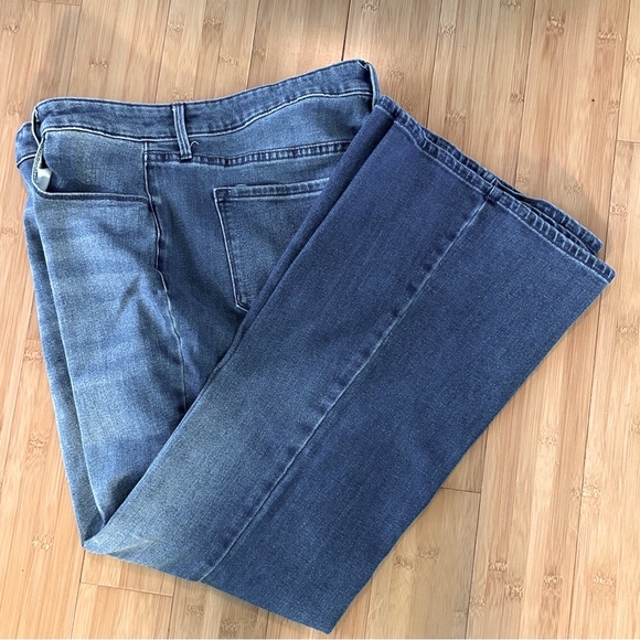 OLD NAVY BELL BOTTOM JEANS~ 16P~NWOT~W 36.5โ~L 30โ~Bell 22โ Around~High Waist - Picture 2 of 11